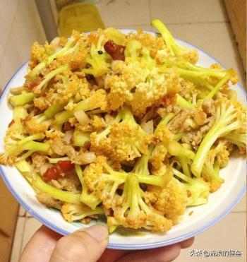 东北“盒饭自助”的30道“标配”菜，量大还好吃，就是一股折箩味  -图6