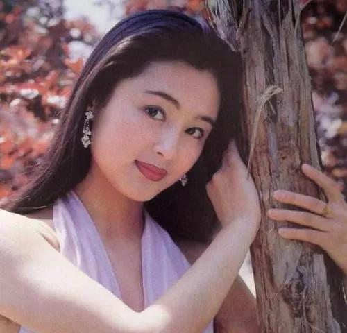 陈红的故事：中国第一美女，28岁嫁大16岁陈凯歌，婚后隐居幕后  -图14